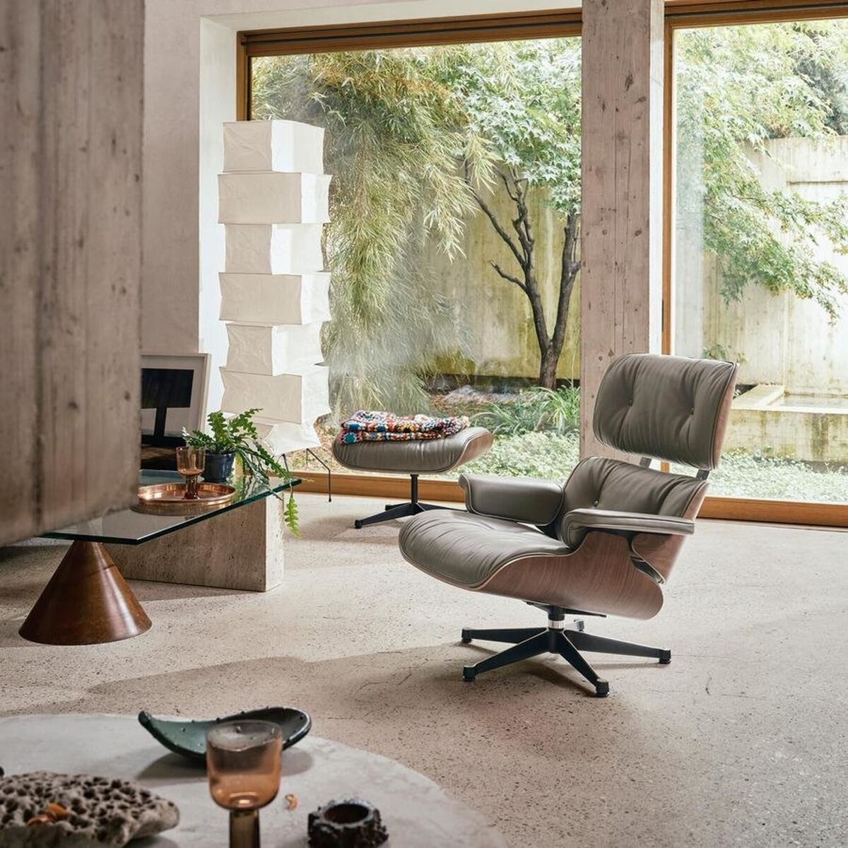 Eames Sillón Con Otomana Nogal Oscuro/11 Pine Green/Negro Profundo