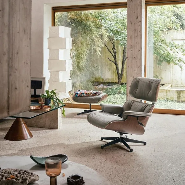 Eames Armchair With Ottoman Chestnut/01 Ivory/Pearl/Aluminium