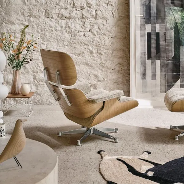 Eames Armchair With Ottoman Chestnut/01 Ivory/Pearl/Aluminium