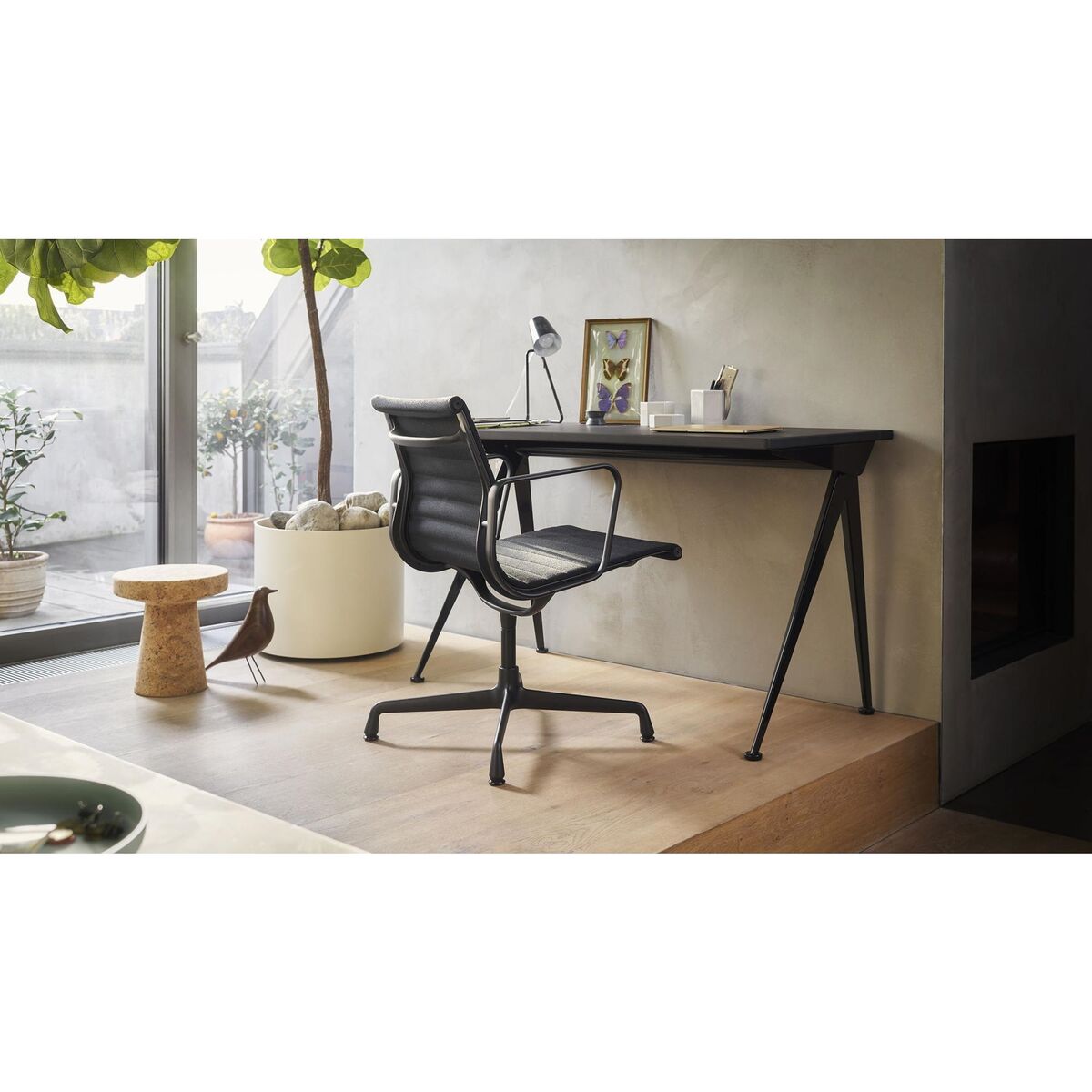 Aluminum EA 107 Hopsak Office Chair Dark Grey/Deep Black