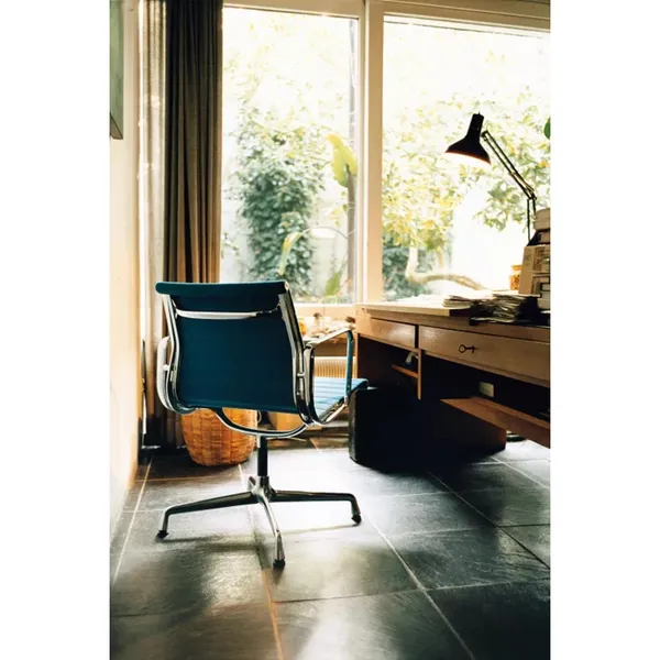 Aluminum EA 107 Office Chair Netweave Dark Grey/ Chrome