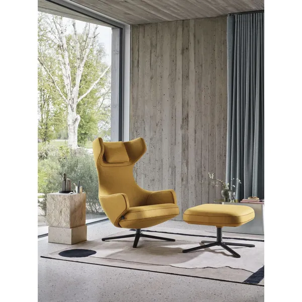 Grand Repos Armchair With Ottoman Dark Sand/ Chrome