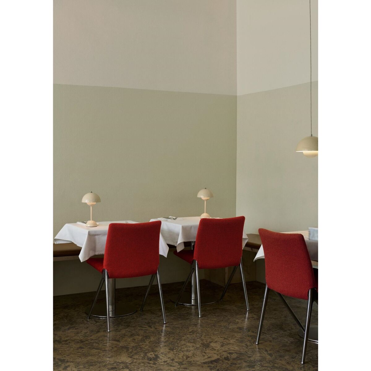 Flowerpot VP9 Tragbare Lampe Elfenbein