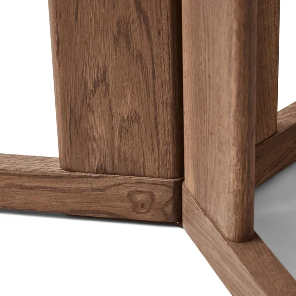 Trefoil Table Ø75 Smoked Oak