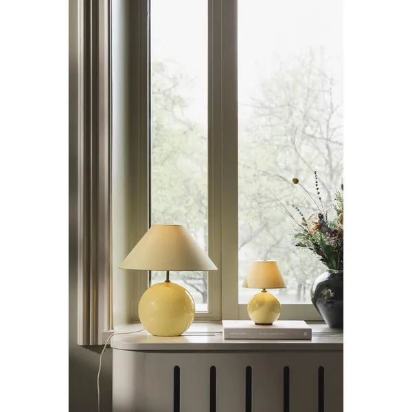 Iris 16 Verplaatsbare Lamp Botergeel