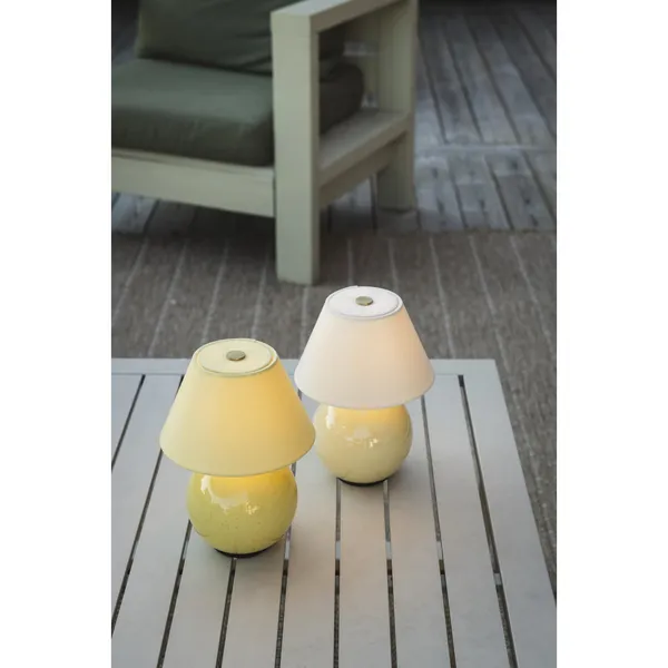 Iris 16 Verplaatsbare Lamp Botergeel
