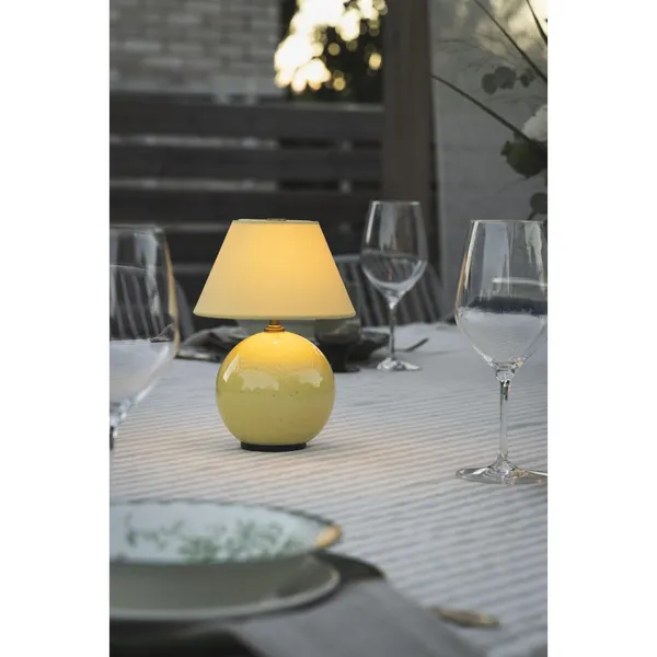Iris 16 Verplaatsbare Lamp Botergeel