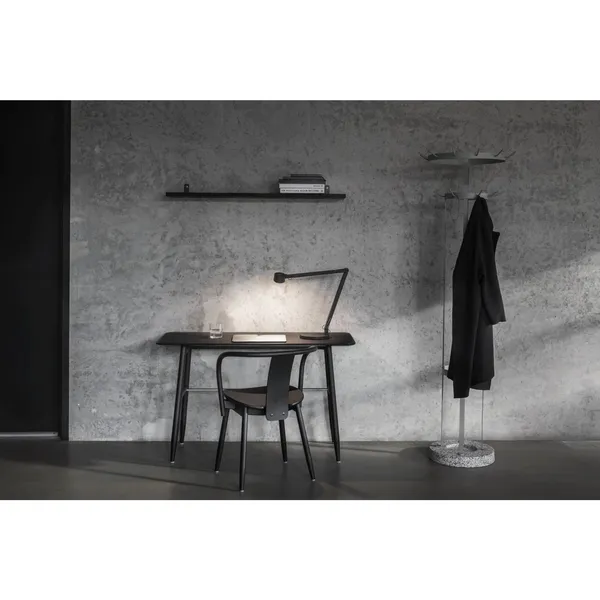 W127 Winkel Bordlampe Sort