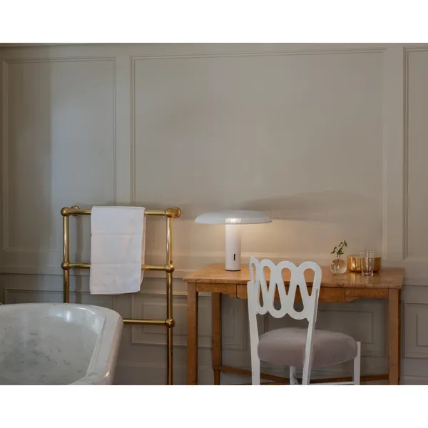 Wästberg W203 Ilumina Table lamp Aluminum