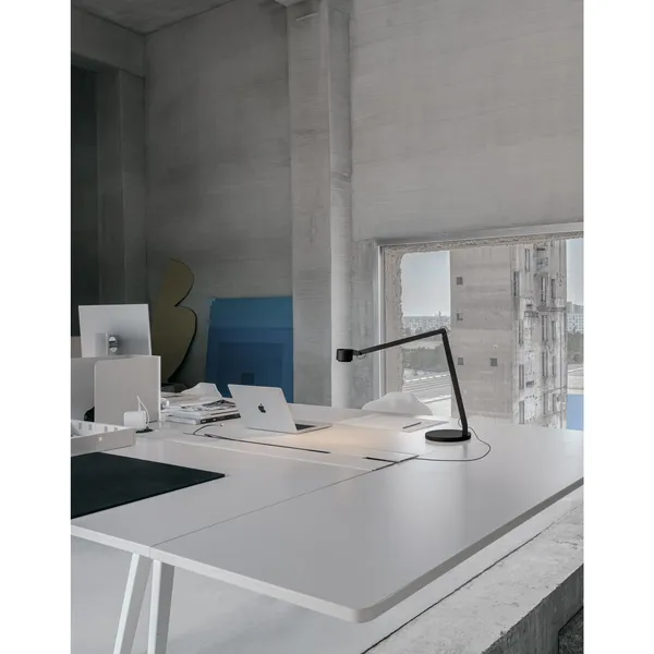 W227 Winkel Alu Bordlampe Jet Black