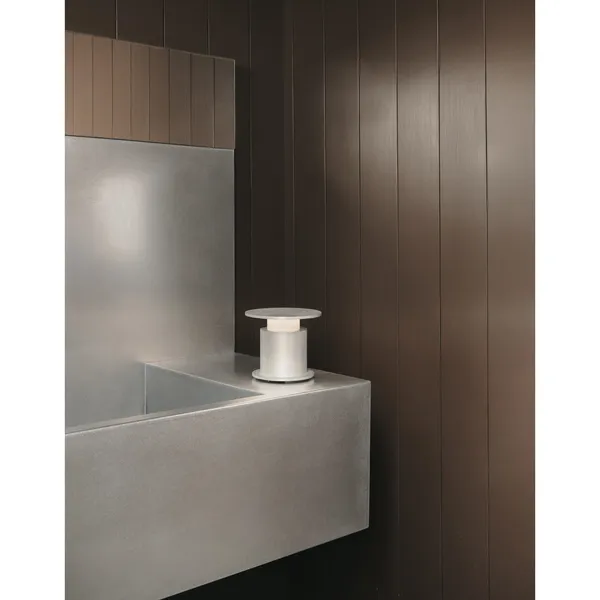 Wästberg W241 Faro Draagbare Lamp Grijs-wit