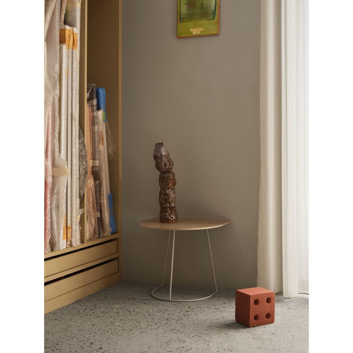 Airy Coffee Table Half Size Lacquered Oak/ Off White