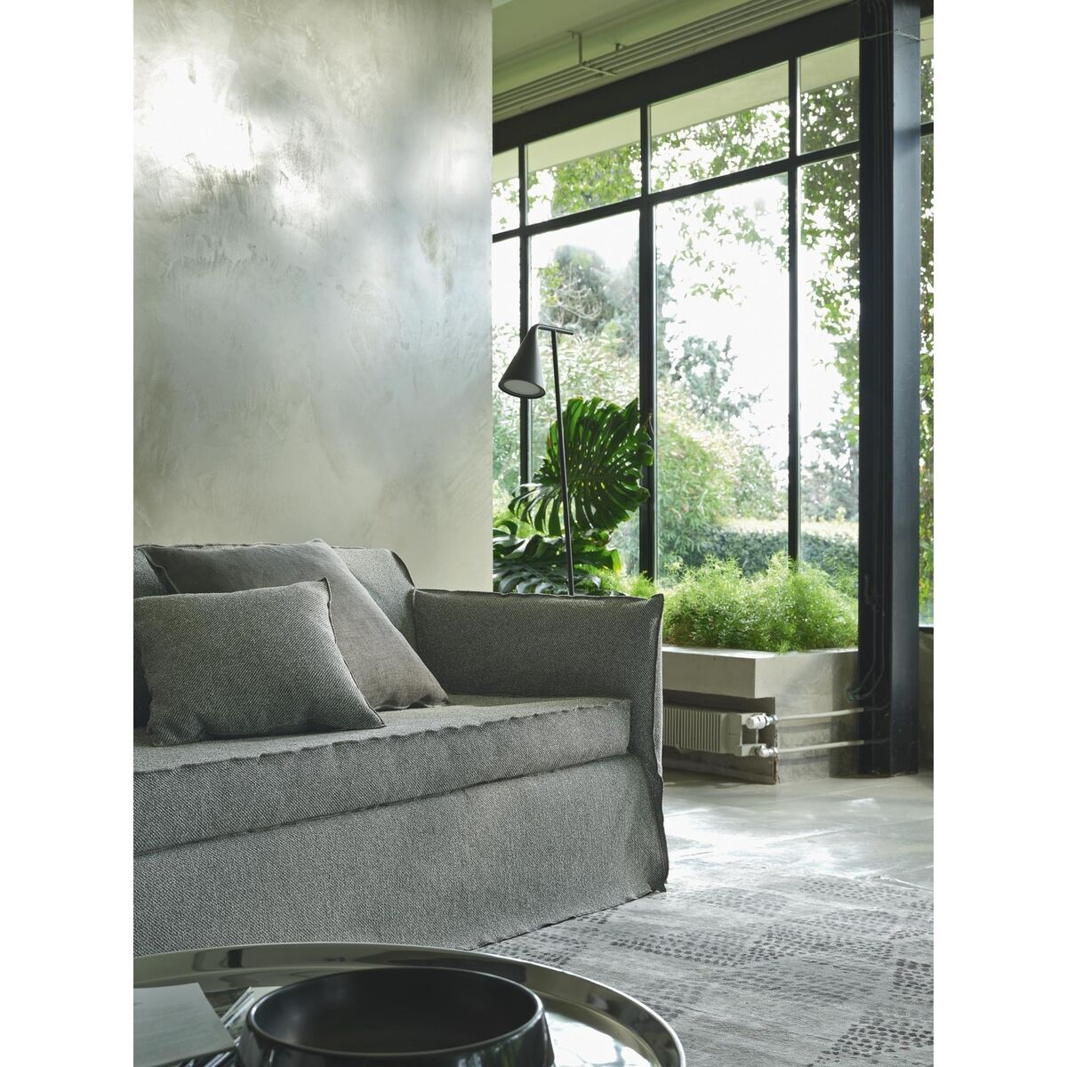 Gordon 561.61 Floor Lamp Matt Black/ Brushed Brass
