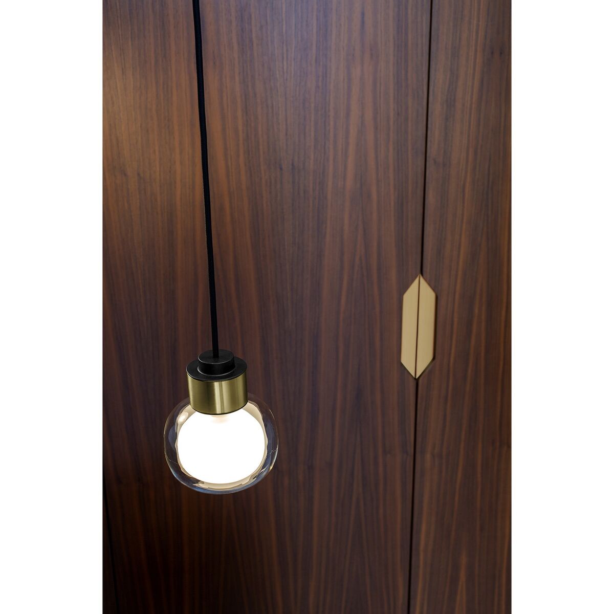 Nabila 552.21L Pendant Black/ Brushed Brass/ Clear Glass