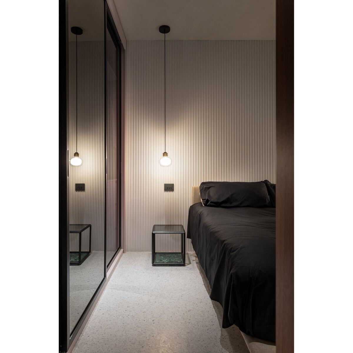 Nabila 552.22L Pendant Black/ Black Chrome/ Smoked Glass