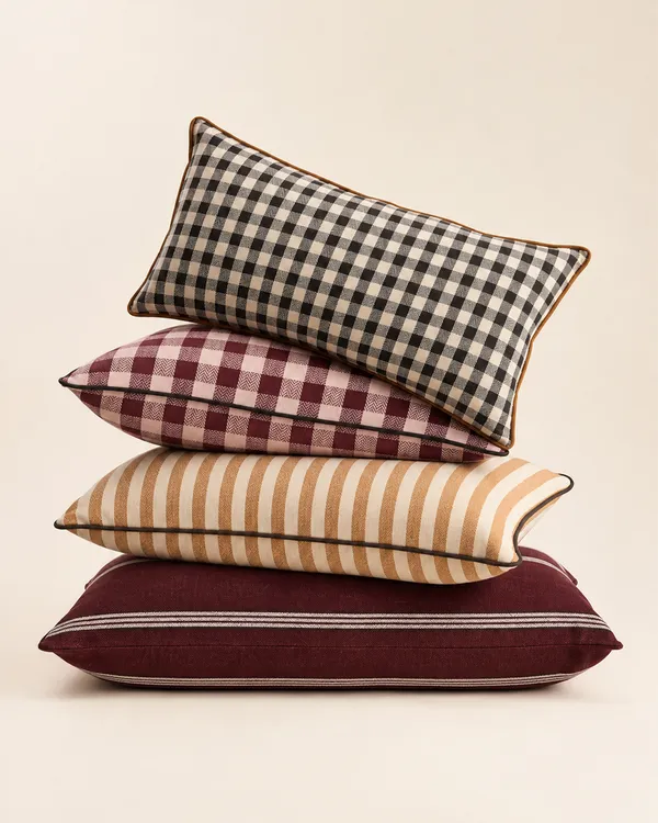 Outline Check Pillow 50x50 Burgundy