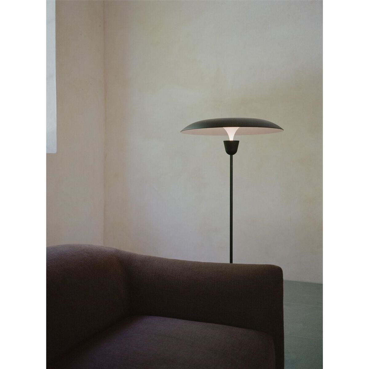 Kantarell Gulvlampe Ø55 Sort/Hvid