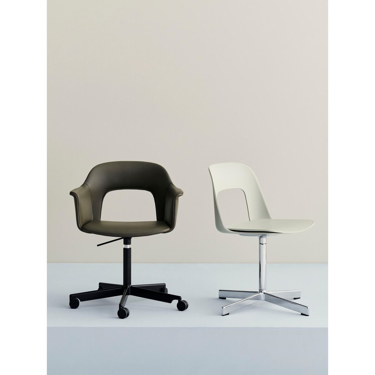 Layout 251 Dining Chair With Armrest & Swivel Cream White/ Black
