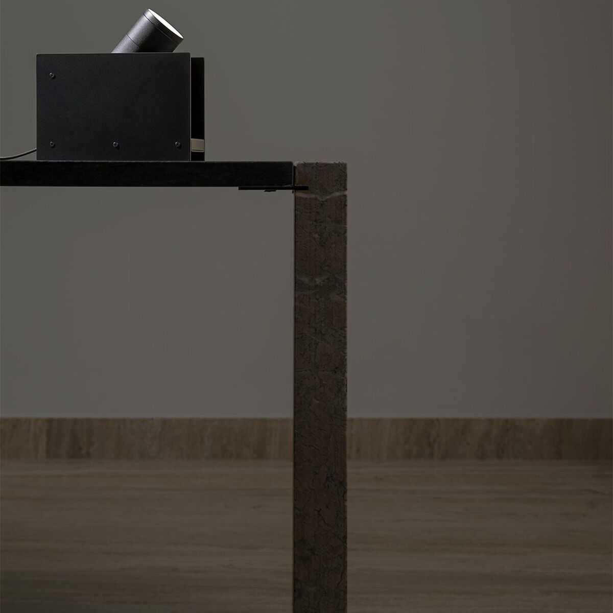 Plinth 2700K Spot Black