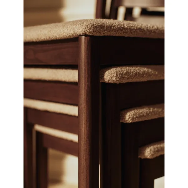 Boda Dining Chair Soft Bouclé/Dark Stained Beech/Natural