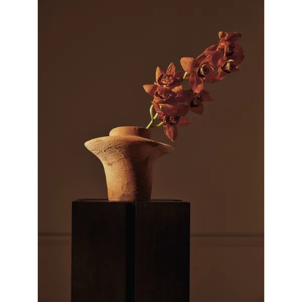 Evio Vase H22 Burnt Umber