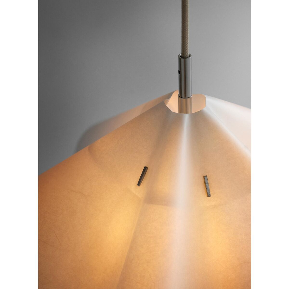 Sinuate Pendant Medium White/Stainless Steel