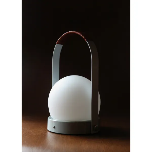 Carrie Transportabel Lampe Sort Stål/Læder