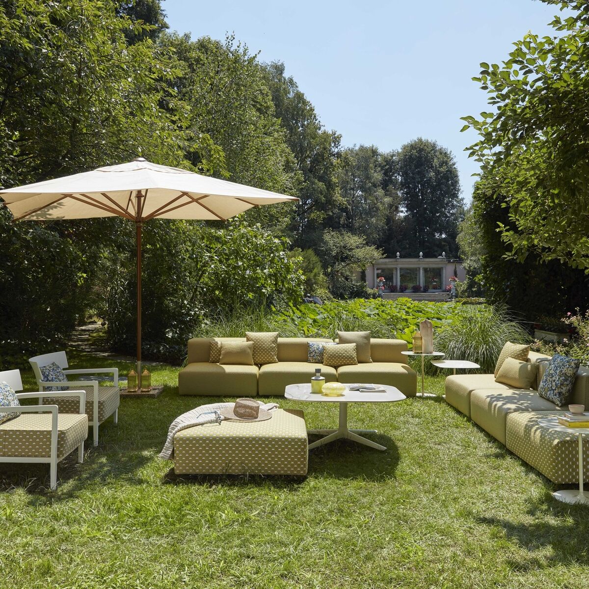 CARA MAT Outdoor Armchair White/ Blue