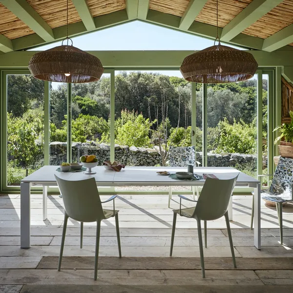 FOUR EXTENDABLE Dining Table White