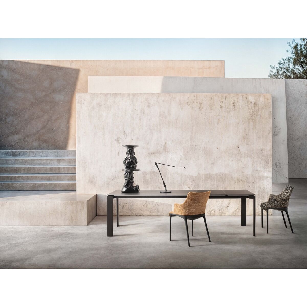 FOUR EXTENDABLE Dining Table Black