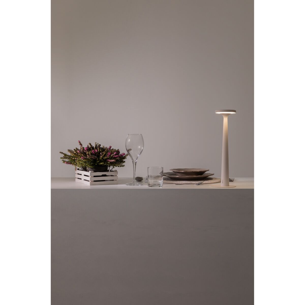 Papiria Table Lamp Matt White