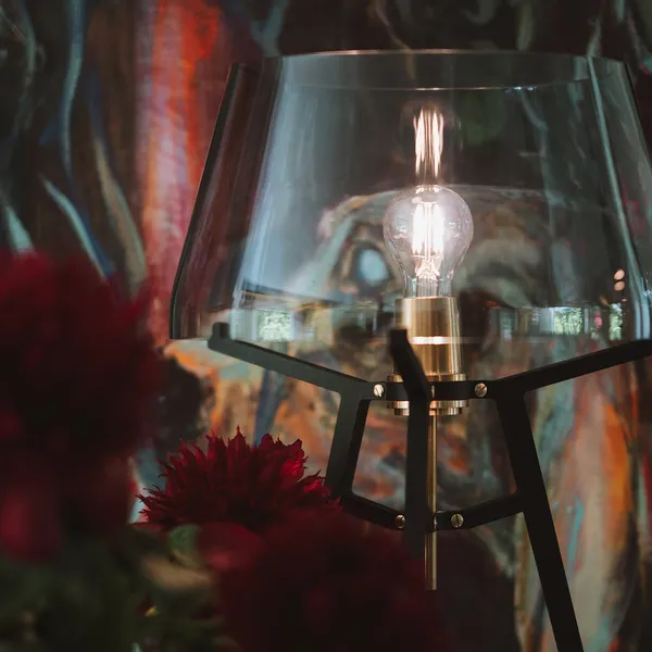 Ella Bordlampe Sort/Røget Glas