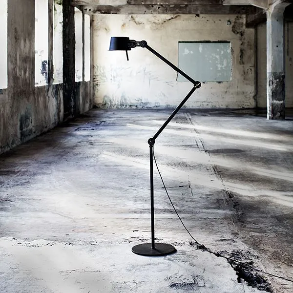 Bolt Stehlampe, Doppelarm, Esche Grau