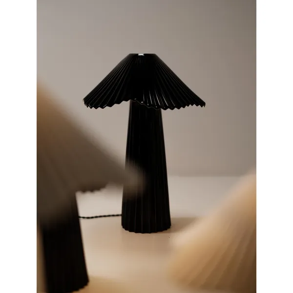Uala Bordlampe Stor Sort/ Hvit
