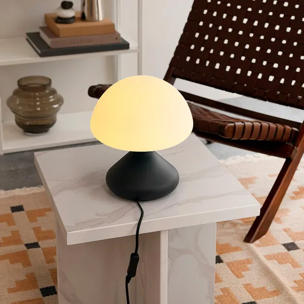 Trophy Lampada da tavolo Nera