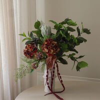 Noir Botanica Bouquet Brown