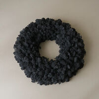 Moss Wreath Black