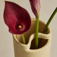 Flowr Vase H26 Sand