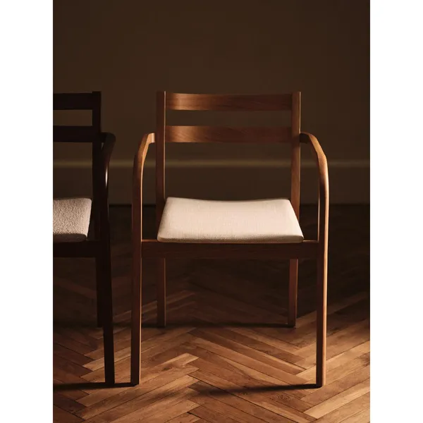 Boda Dining Chair With Armrests Upholstered Staple Natural Oak/Off-White