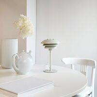 Sixteen Bordlampe Perlehvid