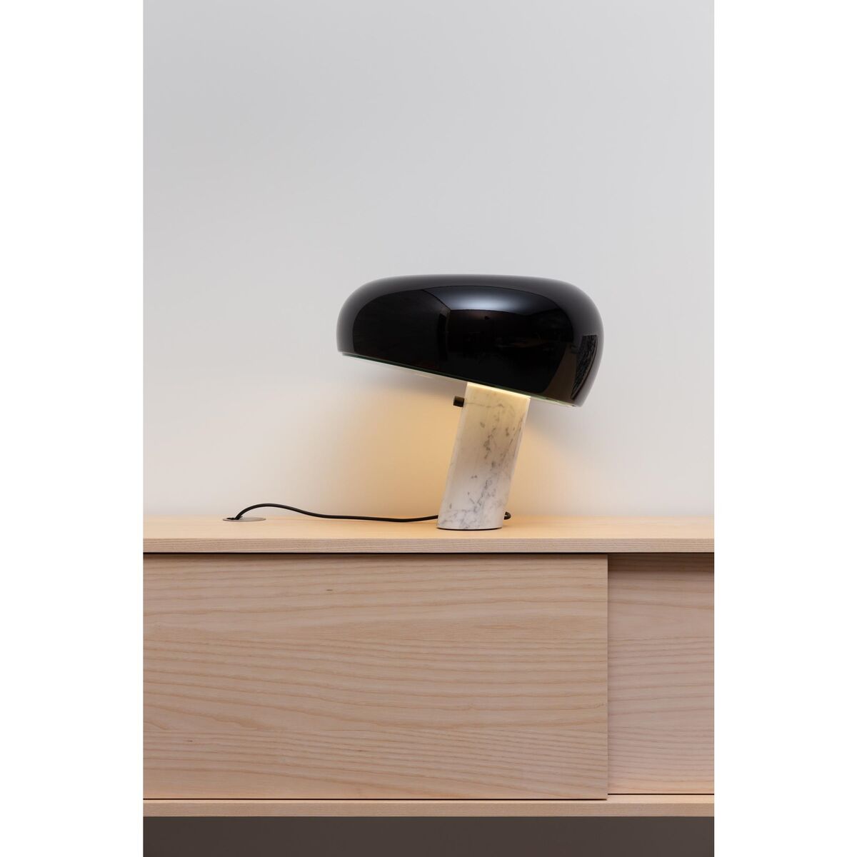 Snoopy Table Lamp Black