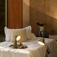 Pose Portable Lamp Gold
