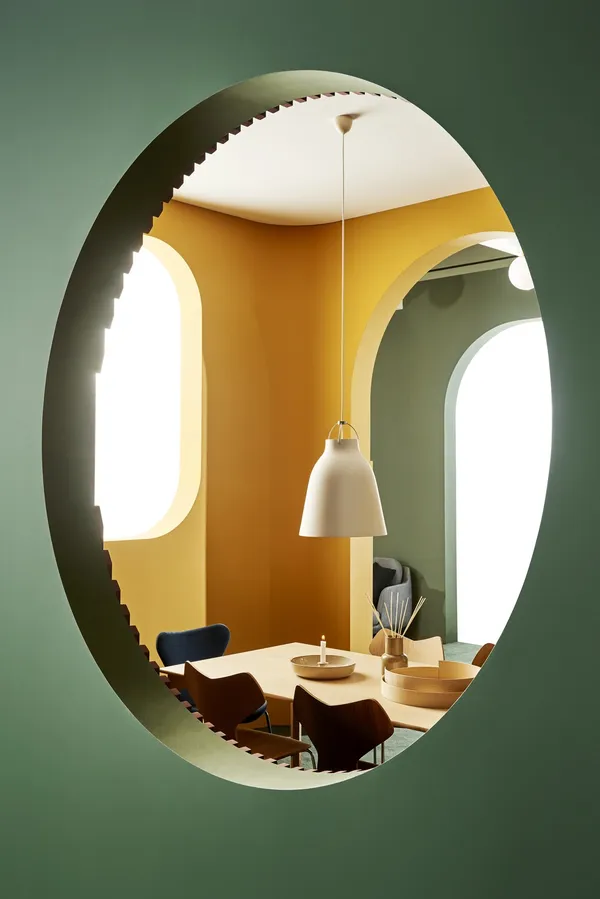 Caravaggio Pendant P2 White