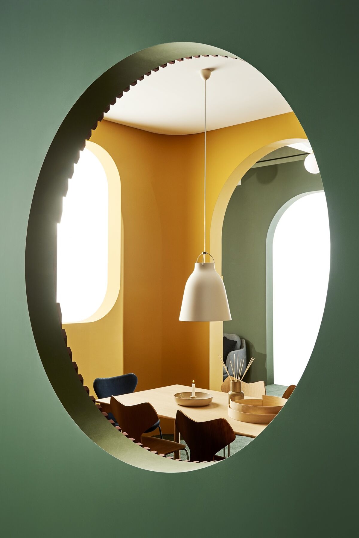 Caravaggio Pendant P2 White