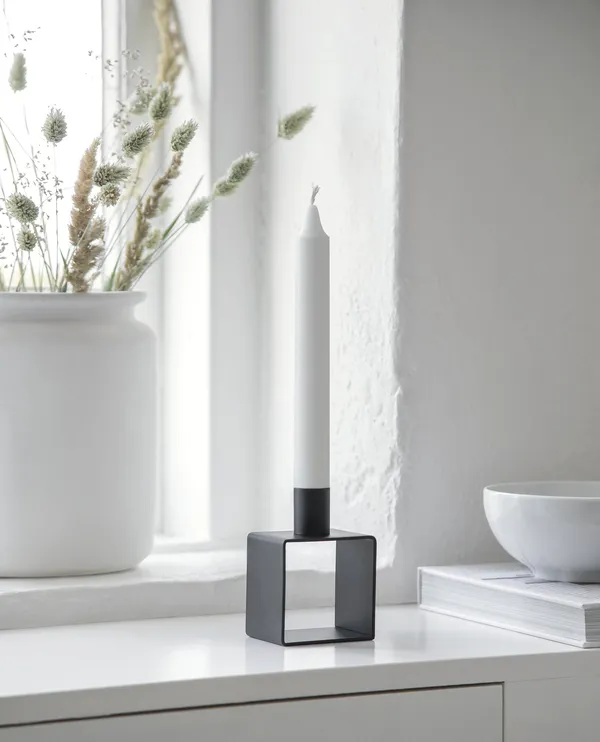 Frame 1 Candle Holder Matte Black