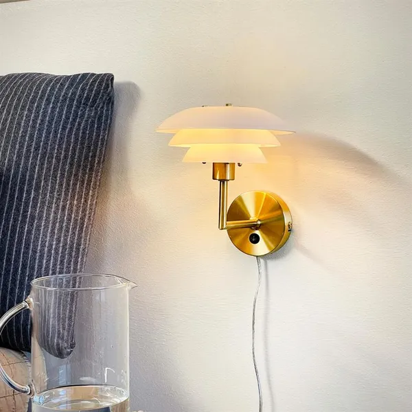DL20 Wall Lamp Brass/Opal