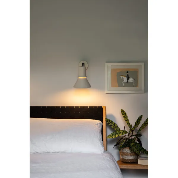 Type 80 W2 Wall Light with Cable/Plug Pale Putty