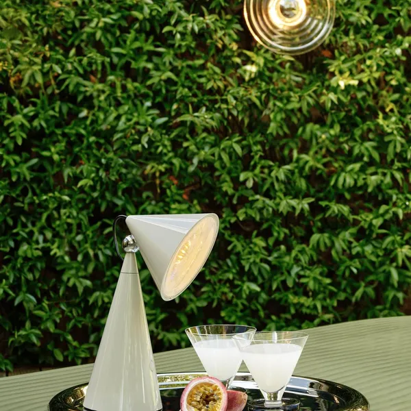 Pose Portable Lamp Putty