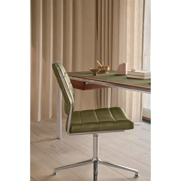 Vipp 454 Fauteuil pivotant avec patins poli/ondulé
