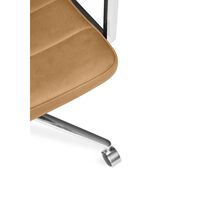 Vipp 455+ Sedia girevole con ruote in pelle lucida/cammello